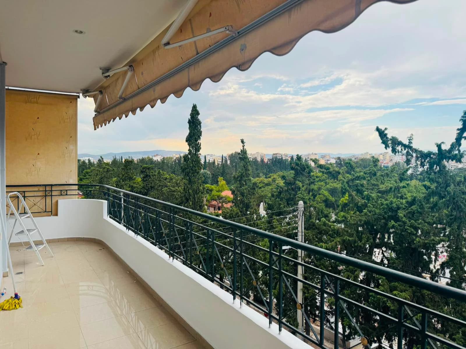 125 sq m three-bedroom apartment in Agios Dimitrios, Athens